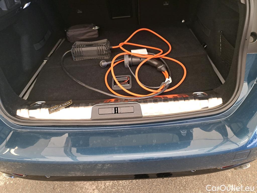  Peugeot  508 PEUGEOT  SW / 2018 / 5P / Break HYBRID 225 E-EAT8 ALLURE BUSINESS #1