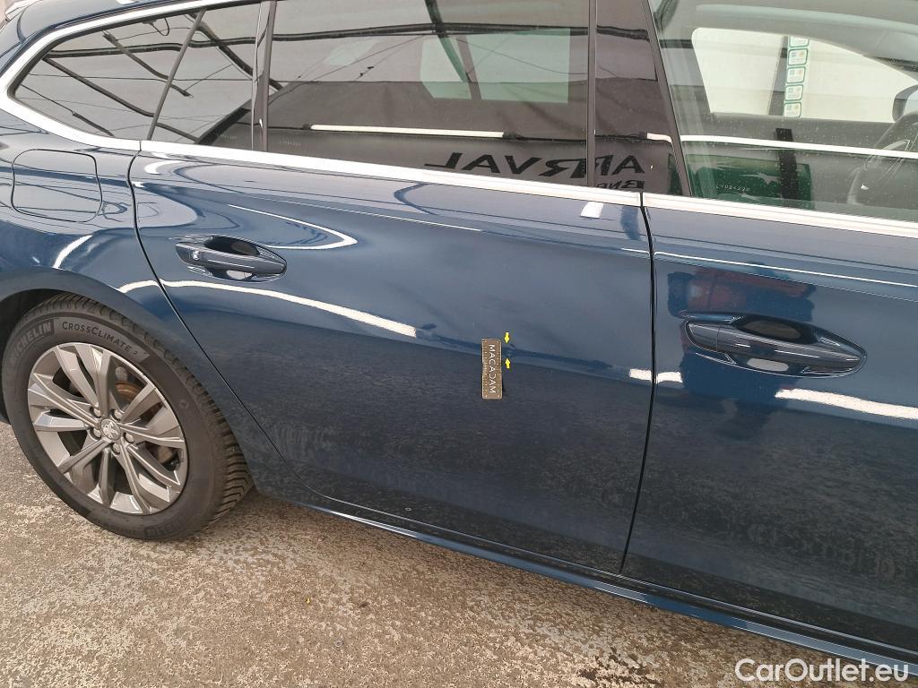  Peugeot  508 PEUGEOT  SW / 2018 / 5P / Break HYBRID 225 E-EAT8 ALLURE BUSINESS #9