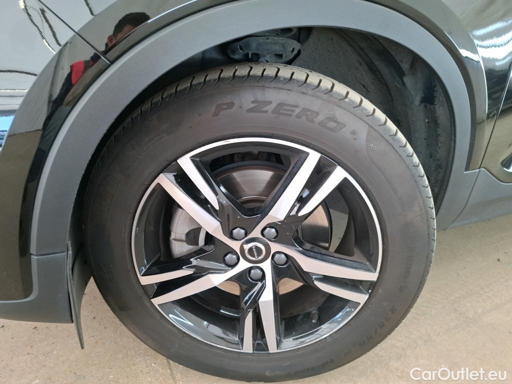  Volvo  XC 40 VOLVO XC40 / 2022 / 5P / SUV B4 197 DCT 7 Plus #1