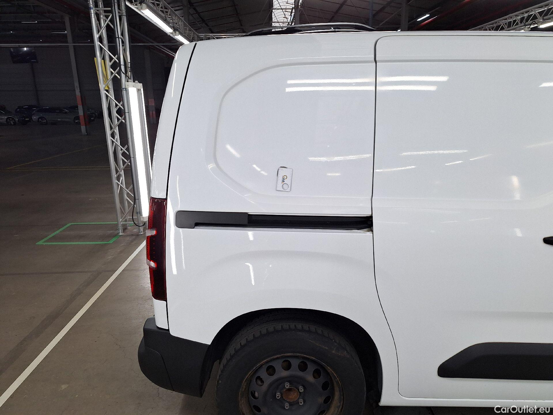  Peugeot  Partner Peugeot, _ '18, Peugeot  1.6 BHDi L1 Light 73kW s/s Premium #3