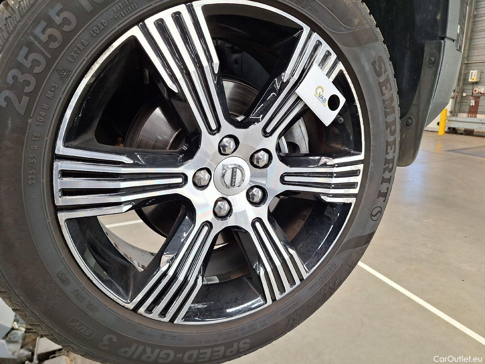  Volvo  XC 40 Volvo, XC40 '17, Volvo XC40 T2 Geartronic Inscription 5d #35
