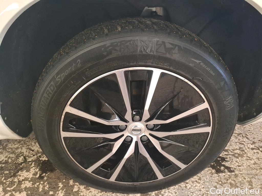  Volvo  XC90  Momentum Plug-In Hybrid AWD 2.0 #1