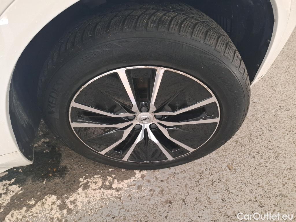  Volvo  XC90  Momentum Plug-In Hybrid AWD 2.0 #18
