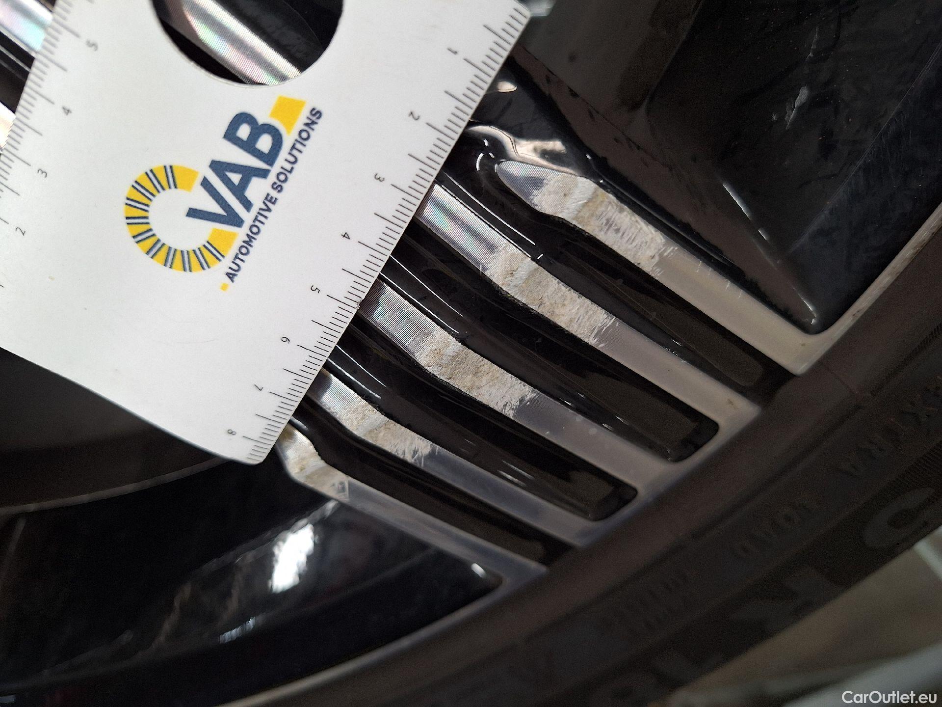  Volvo  XC 40 Volvo, XC40 '17, Volvo XC40 T2 Geartronic Inscription 5d #28