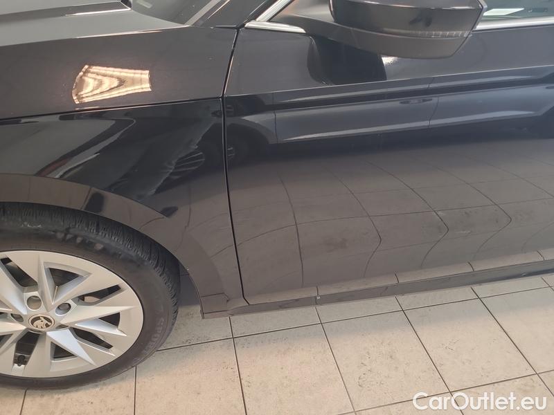  Skoda  Octavia  Lim. (NX3)(2020)  4 2.0TDI 150 Style AT #11