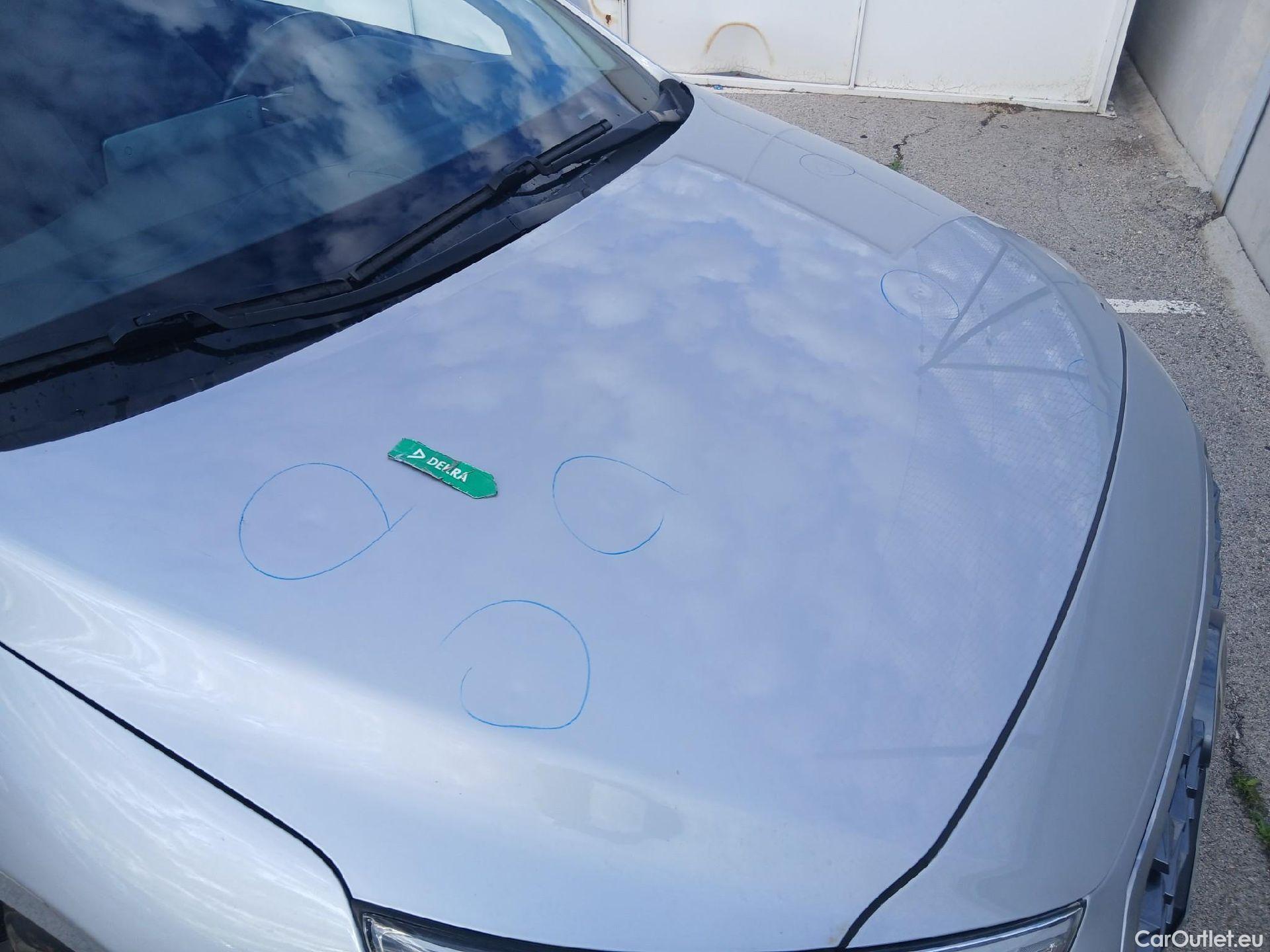  Hyundai   Ioniq HYUNDAI / 2019 / 5P / berlina con portón 1.6 GDI HEV Klass DCT #4