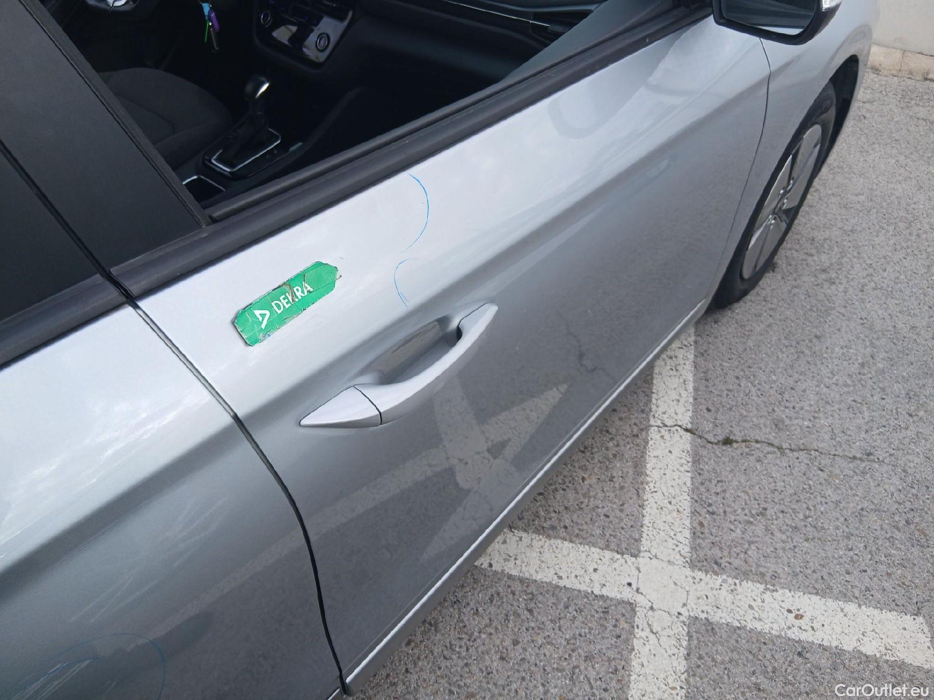  Hyundai   Ioniq HYUNDAI / 2019 / 5P / berlina con portón 1.6 GDI HEV Klass DCT #45