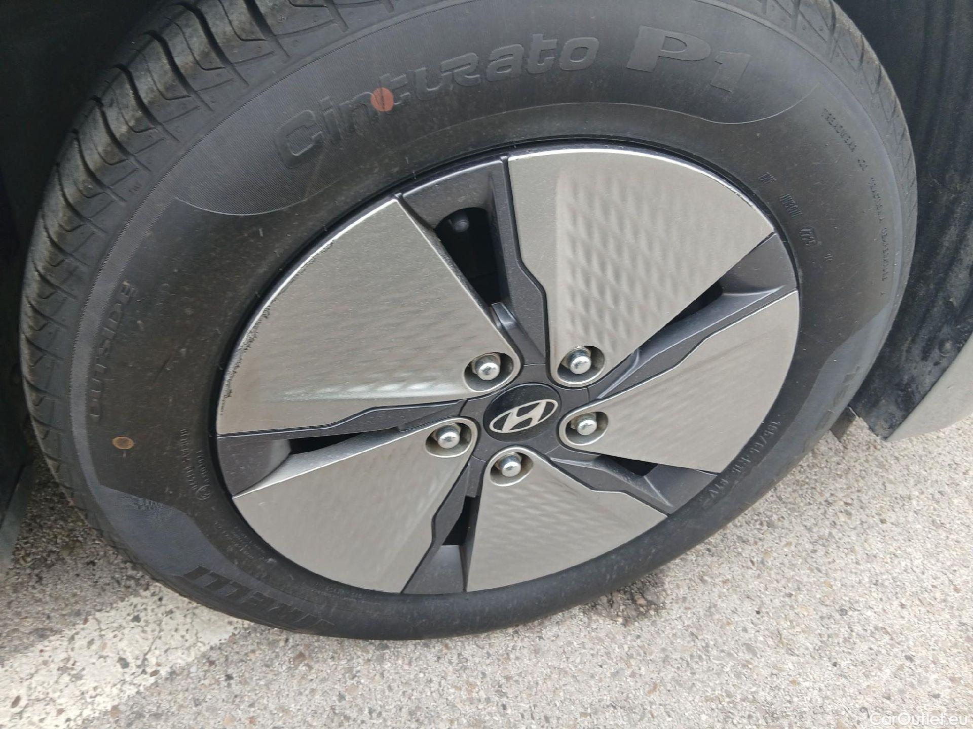  Hyundai   Ioniq HYUNDAI / 2019 / 5P / berlina con portón 1.6 GDI HEV Klass DCT #46