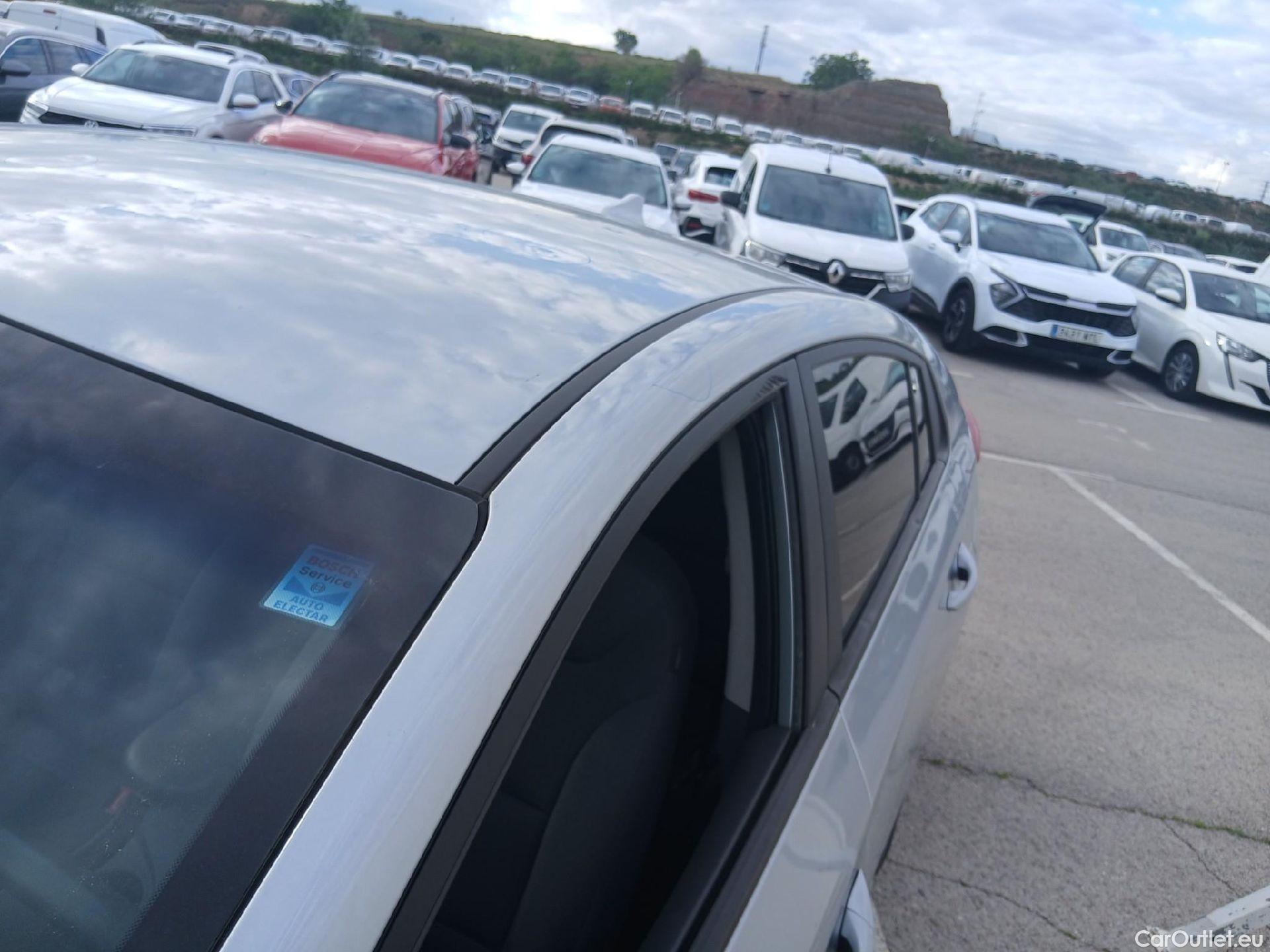  Hyundai   Ioniq HYUNDAI / 2019 / 5P / berlina con portón 1.6 GDI HEV Klass DCT #18