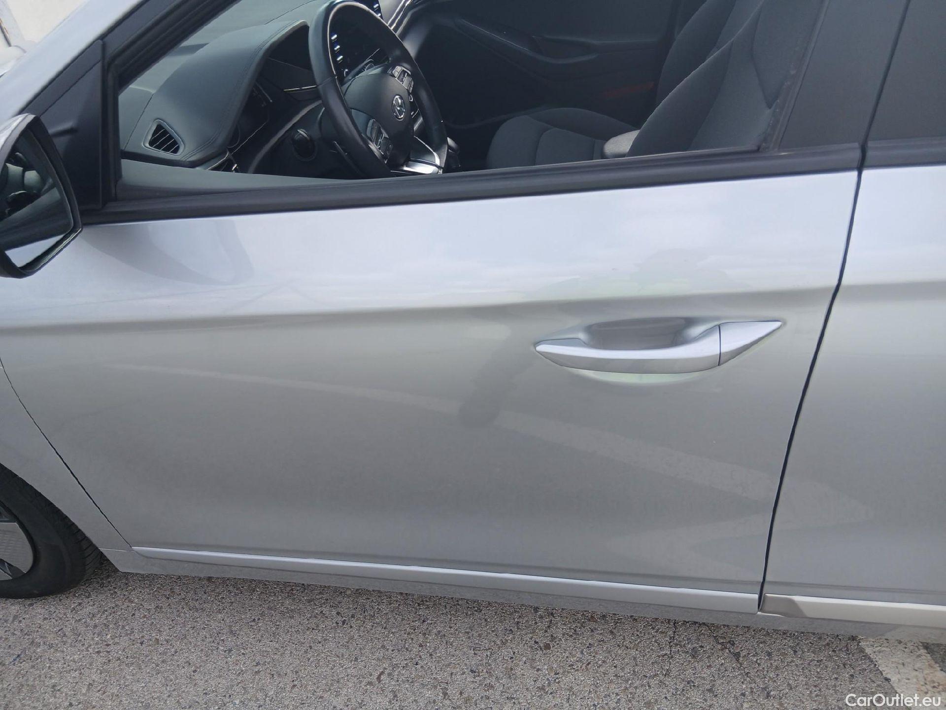  Hyundai   Ioniq HYUNDAI / 2019 / 5P / berlina con portón 1.6 GDI HEV Klass DCT #22