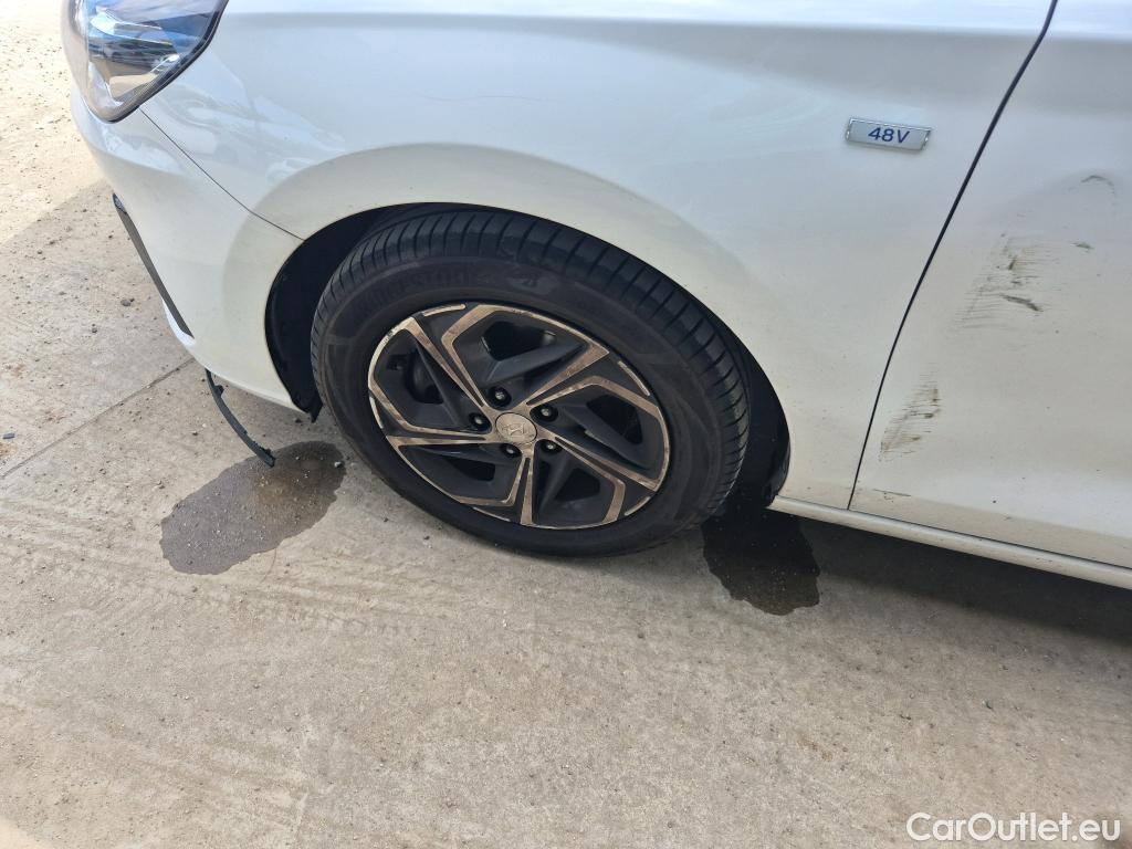  Hyundai  i30 HYUNDAI  / 2020 / 5P / berlina con portón 1.0 TGDI 48V Klass #33