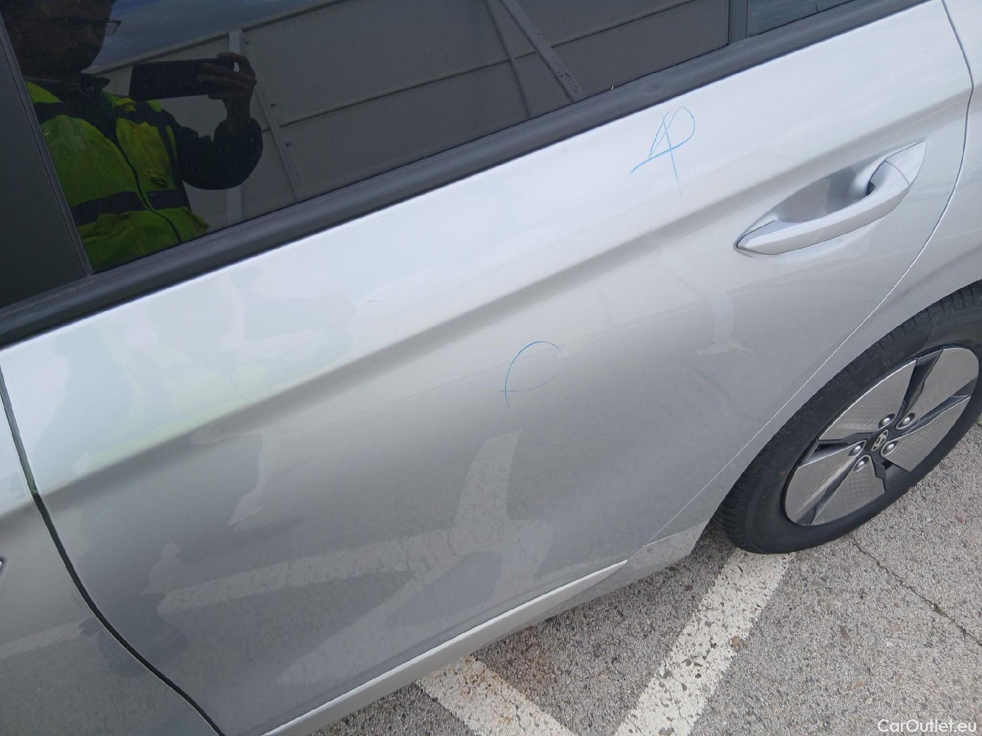  Hyundai   Ioniq HYUNDAI / 2019 / 5P / berlina con portón 1.6 GDI HEV Klass DCT #28