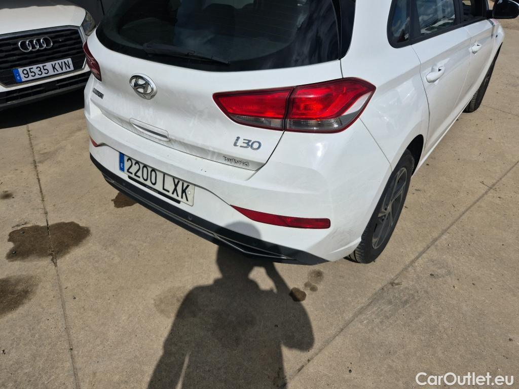  Hyundai  i30 HYUNDAI  / 2020 / 5P / berlina con portón 1.0 TGDI 48V Klass #20
