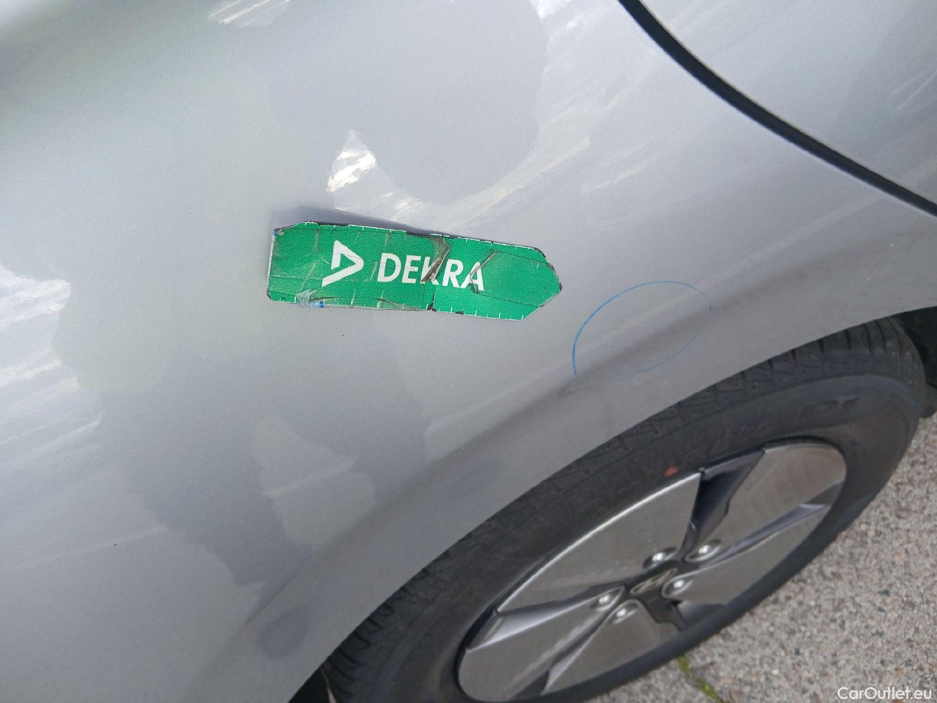  Hyundai   Ioniq HYUNDAI / 2019 / 5P / berlina con portón 1.6 GDI HEV Klass DCT #39