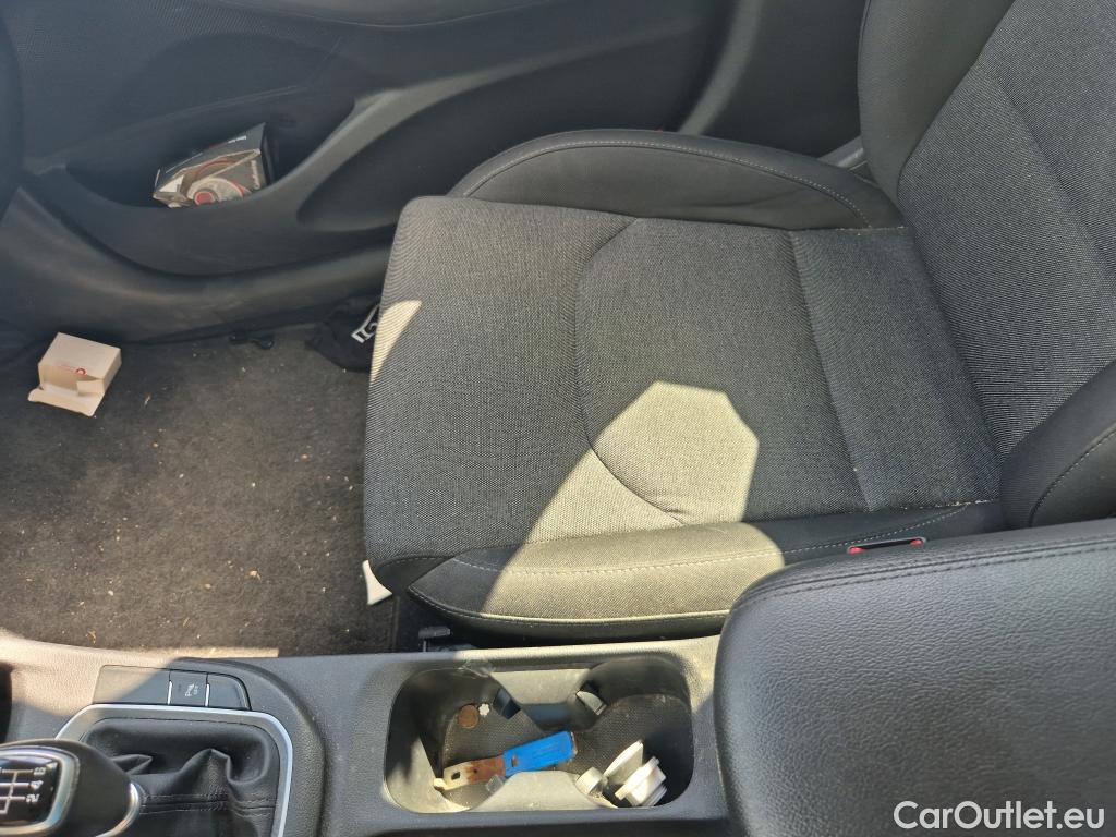  Hyundai  i30 HYUNDAI  / 2020 / 5P / berlina con portón 1.0 TGDI 48V Klass #25