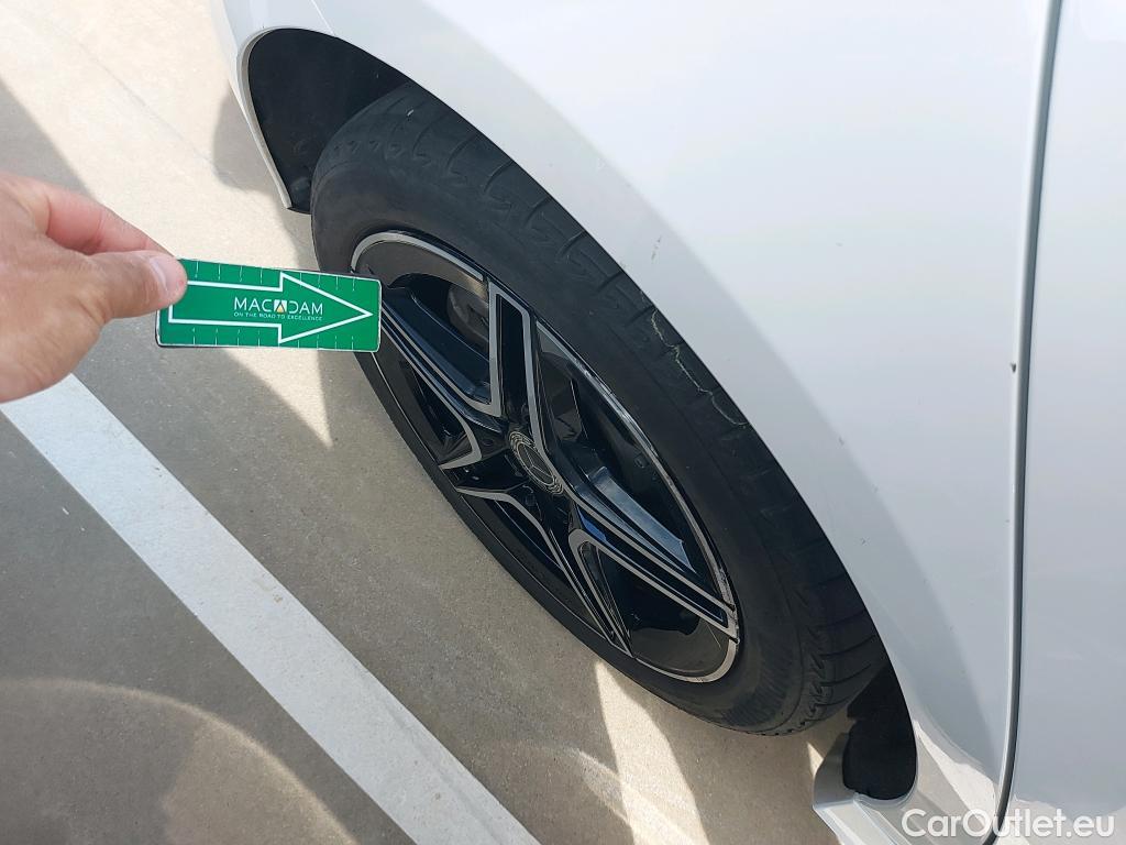  Mercedes  A-Klasse MERCEDES-BENZ Clase A / 2018 / 5P / berlina con portón A 250 e #9