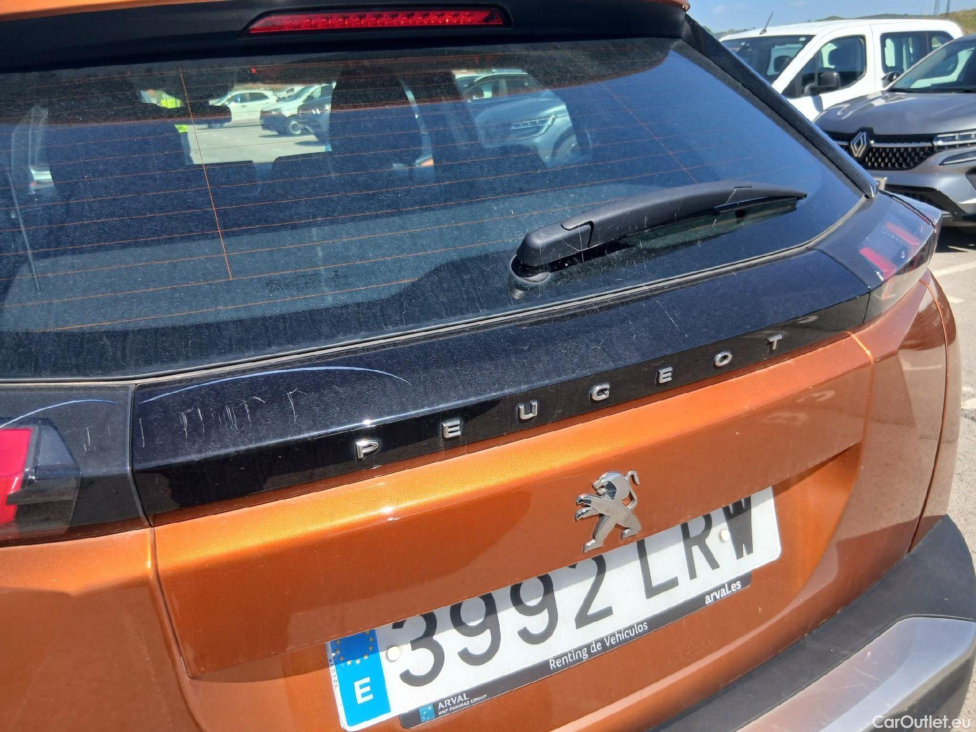  Peugeot  2008 PEUGEOT  / 2019 / 5P / todoterreno Active BlueHDI 81kW (110CV) #20