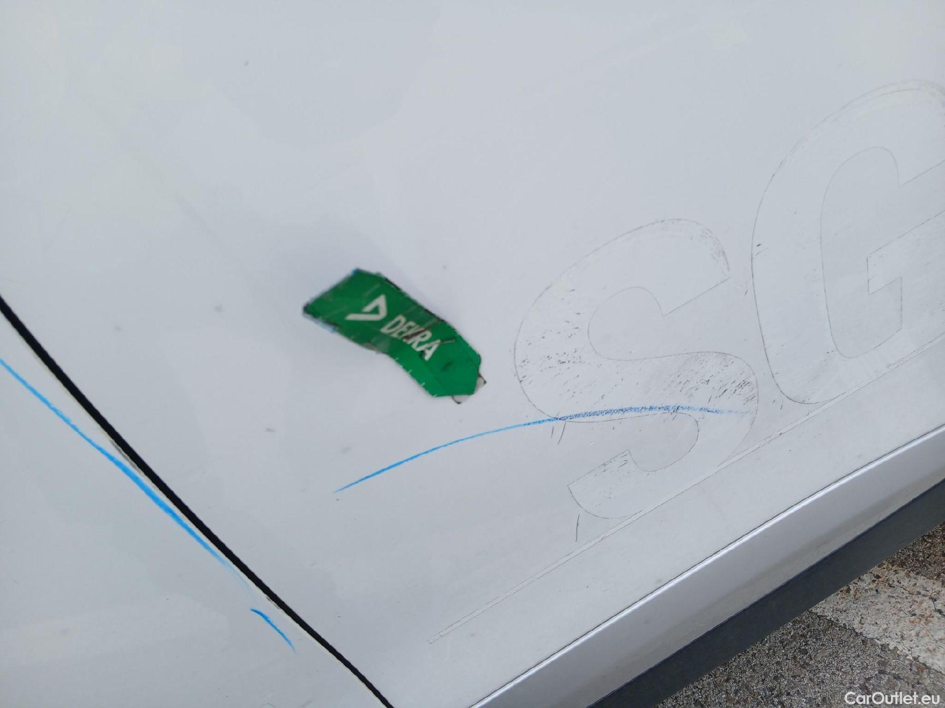  Peugeot  2008 PEUGEOT  / 2019 / 5P / todoterreno Allure BlueHDI 130 S&S EAT8 #18