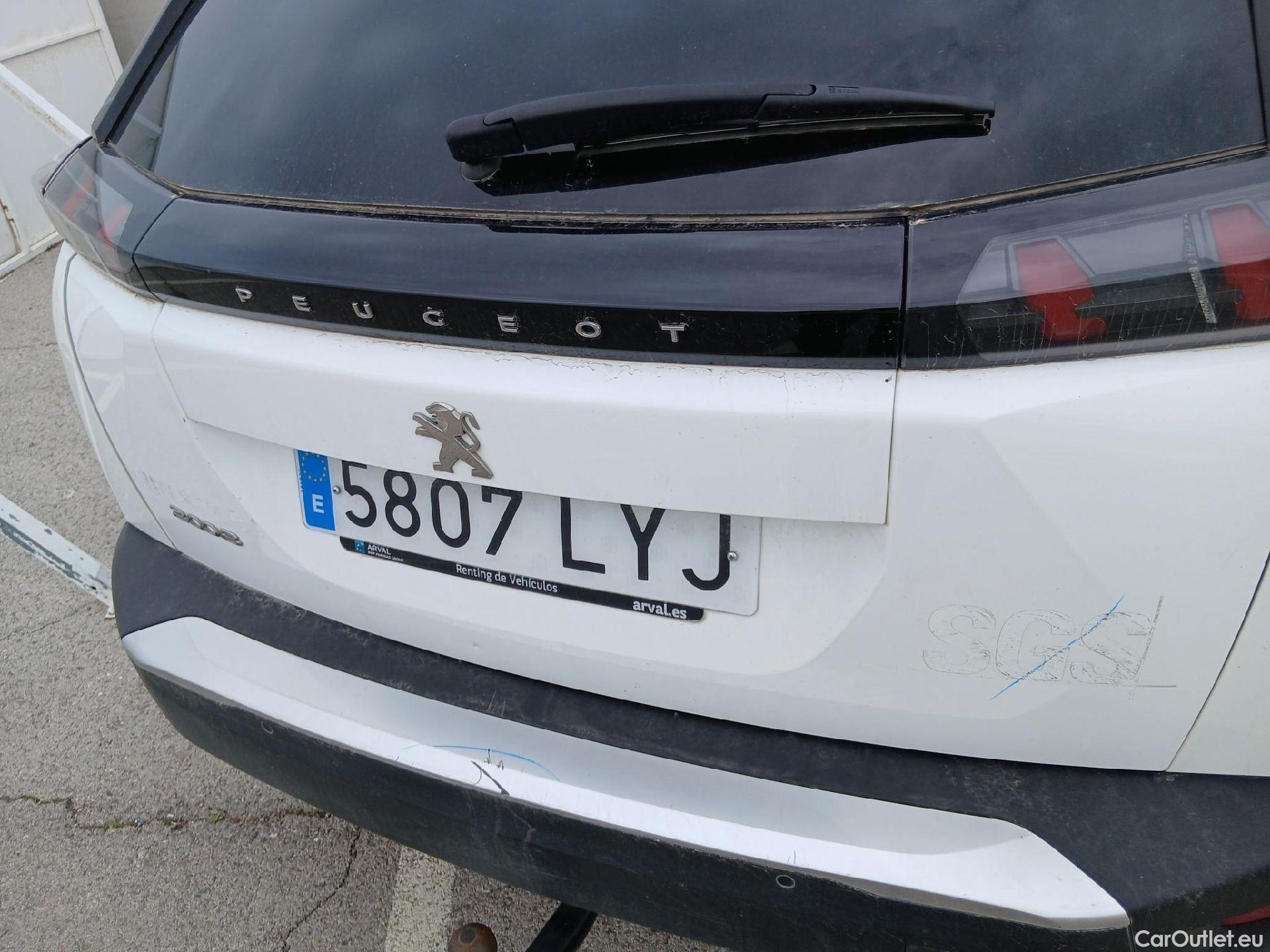  Peugeot  2008 PEUGEOT  / 2019 / 5P / todoterreno Allure BlueHDI 130 S&S EAT8 #31