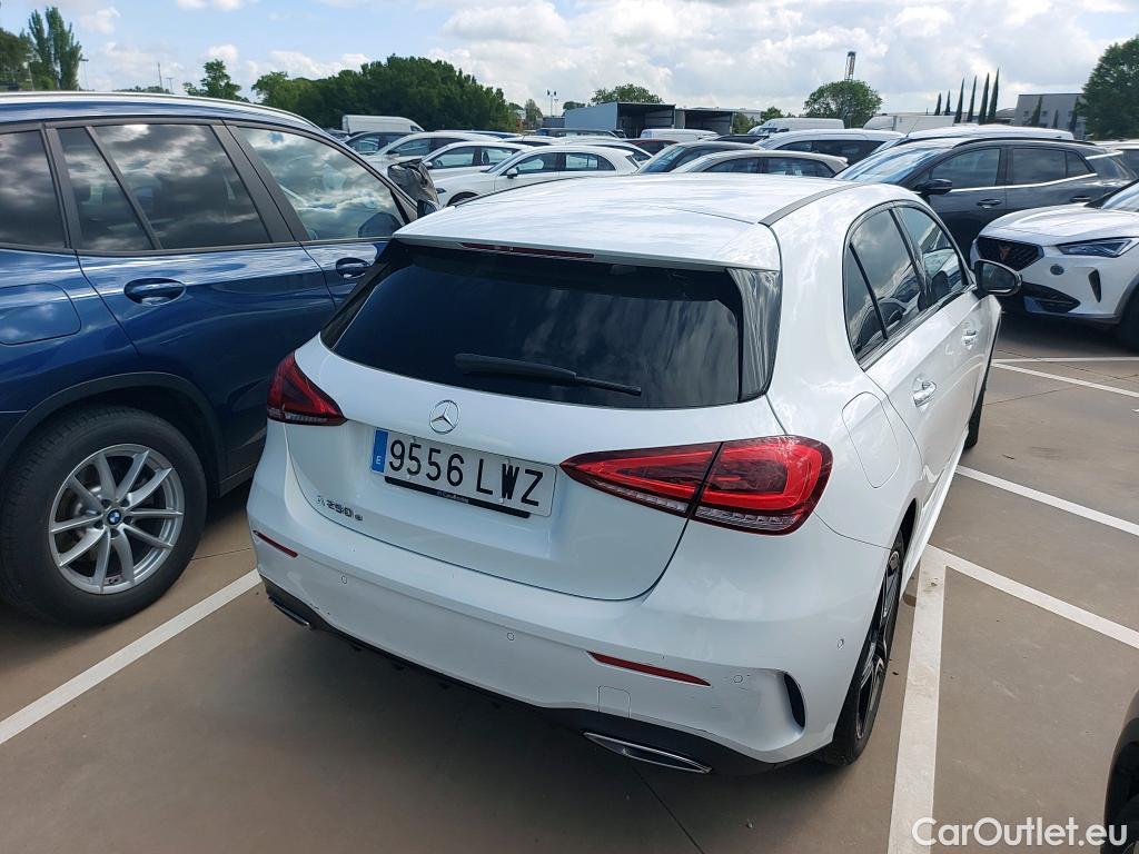  Mercedes  A-Klasse MERCEDES-BENZ Clase A / 2018 / 5P / berlina con portón A 250 e #17