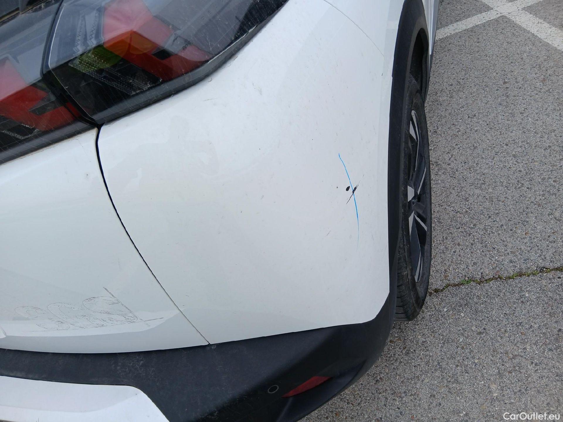  Peugeot  2008 PEUGEOT  / 2019 / 5P / todoterreno Allure BlueHDI 130 S&S EAT8 #30