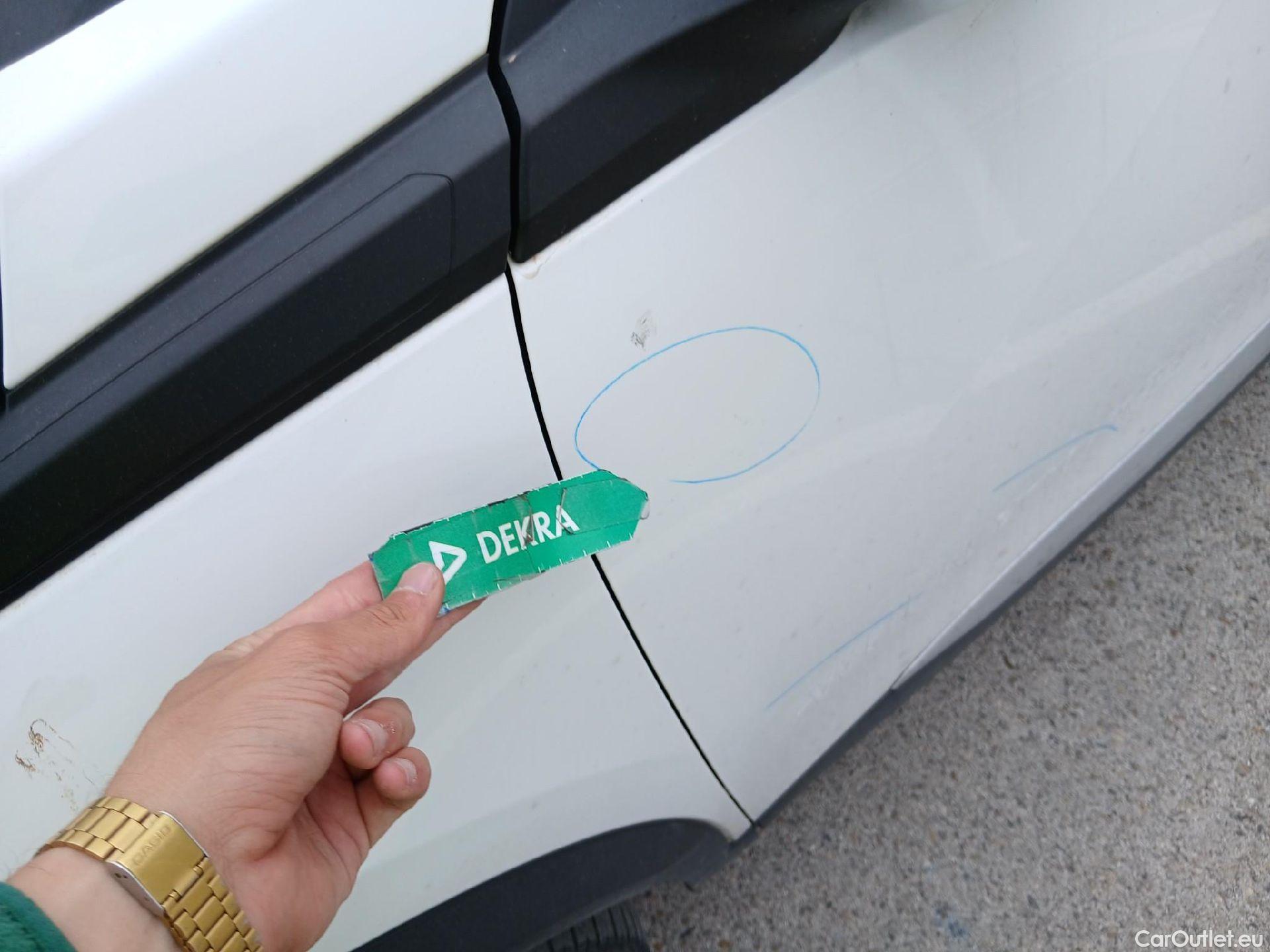  Peugeot  2008 PEUGEOT  / 2019 / 5P / todoterreno Allure BlueHDI 130 S&S EAT8 #16
