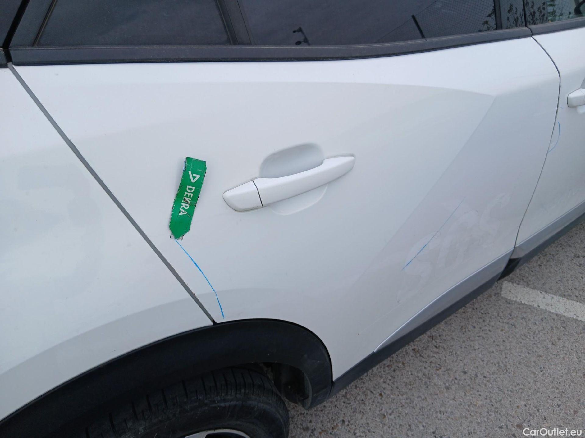  Peugeot  2008 PEUGEOT  / 2019 / 5P / todoterreno Allure BlueHDI 130 S&S EAT8 #33