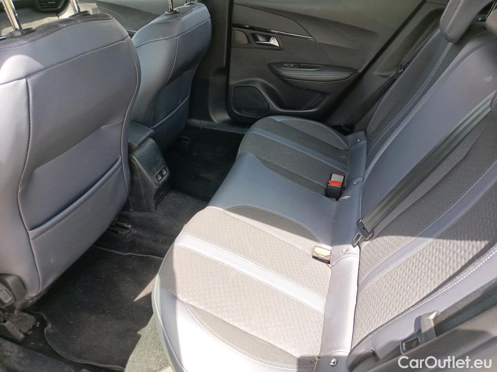  Peugeot  2008 PEUGEOT  / 2019 / 5P / todoterreno Allure BlueHDI 100 S&S BVM6 #3