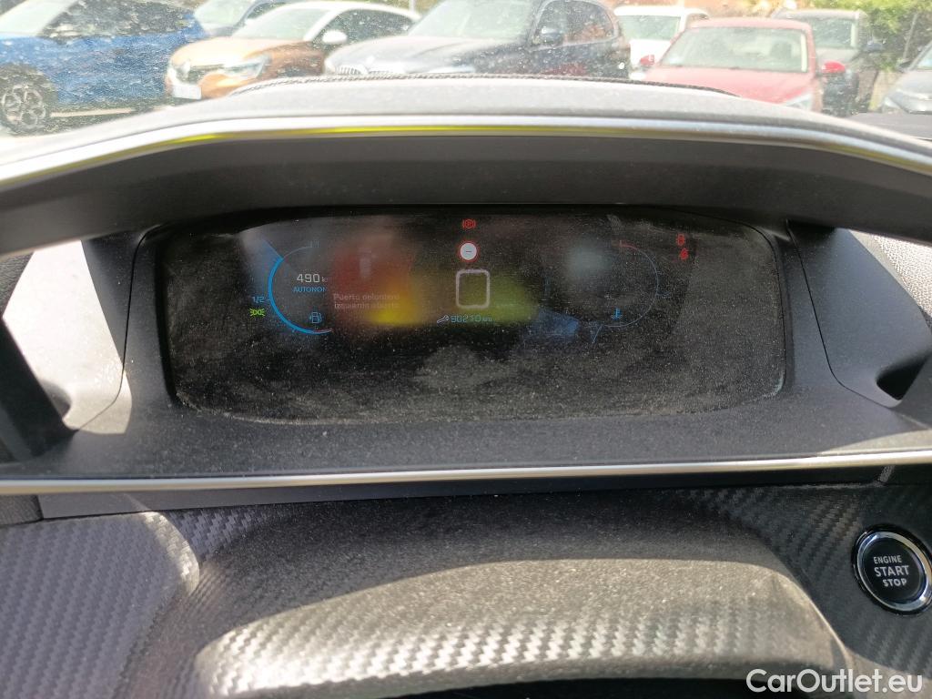 Peugeot  2008 PEUGEOT  / 2019 / 5P / todoterreno Allure BlueHDI 100 S&S BVM6 #15