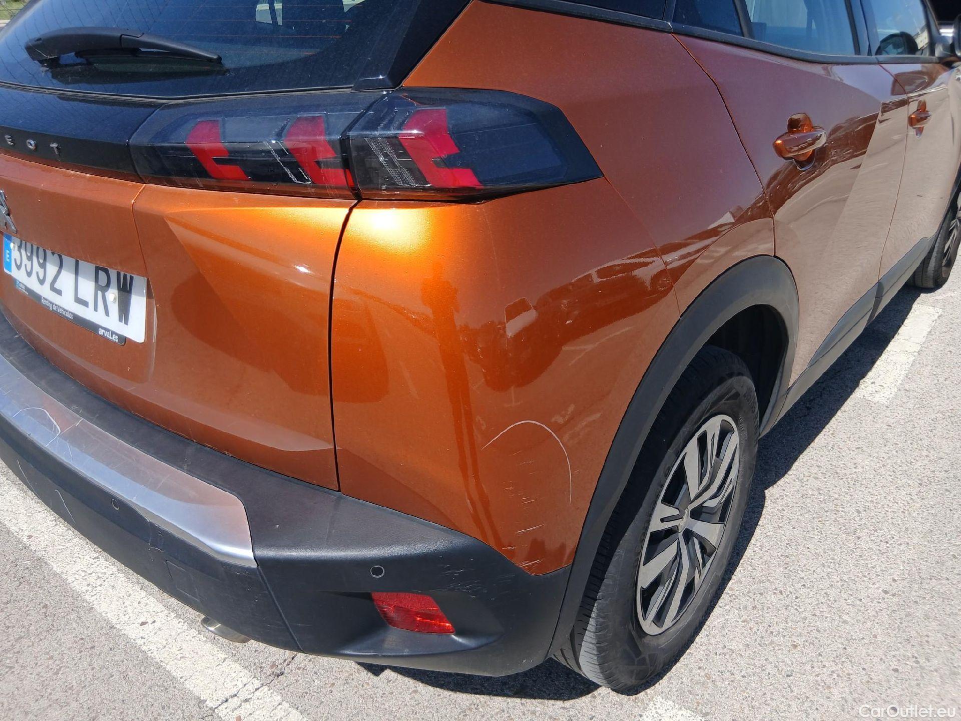  Peugeot  2008 PEUGEOT  / 2019 / 5P / todoterreno Active BlueHDI 81kW (110CV) #24