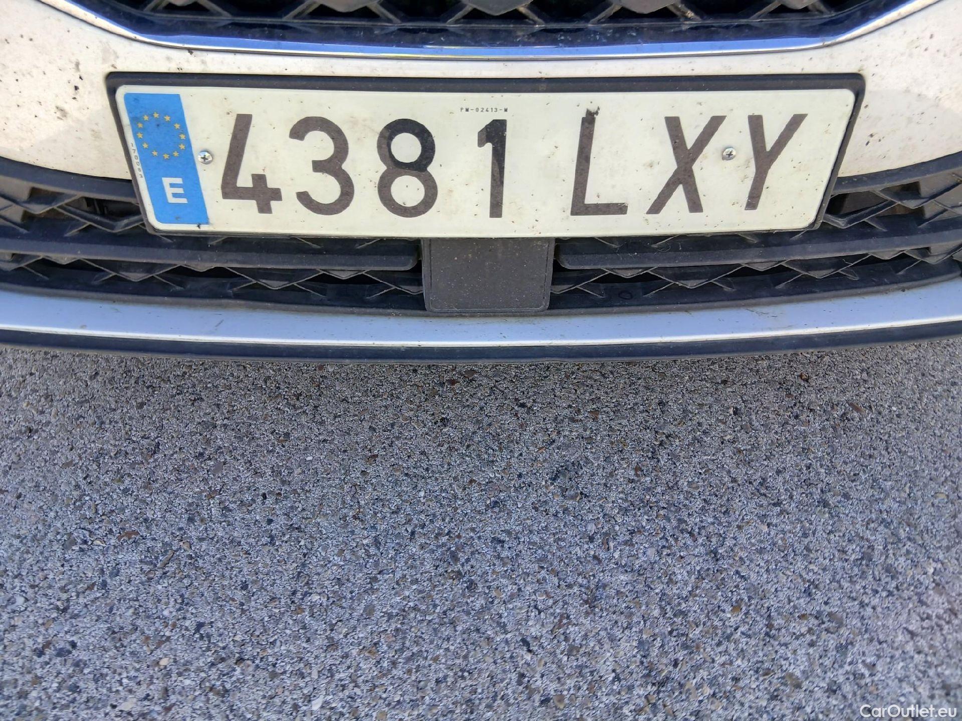  Seat  Leon SEAT Nuevo León / 2020 / 5P / familiar SP 2.0 TDI 85kW Style Go(SP) #8
