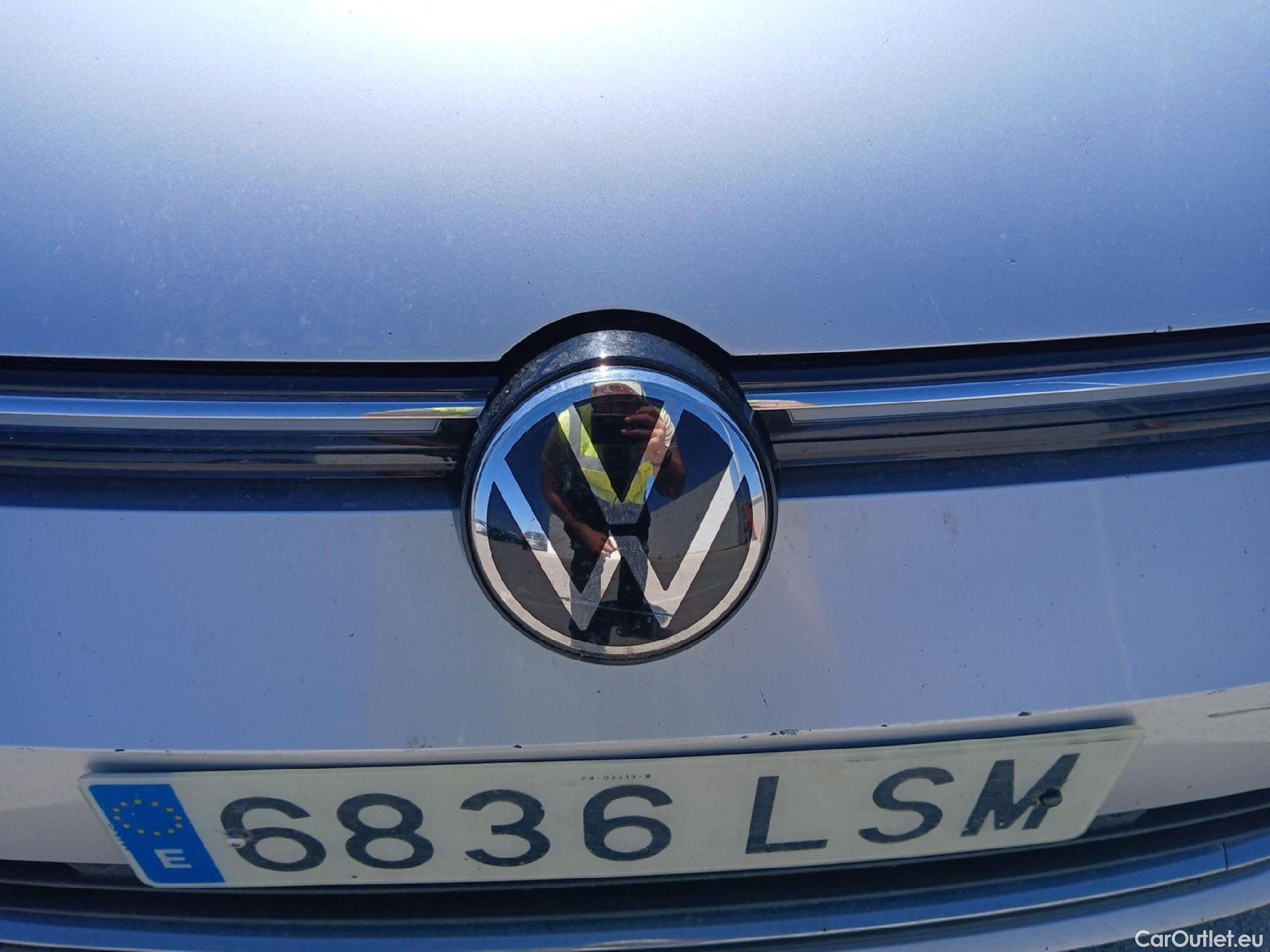  Volkswagen  Golf  VOLKSWAGEN berlina con portón eHybrid 1.4 TSI 150 CV 10 kWh #4