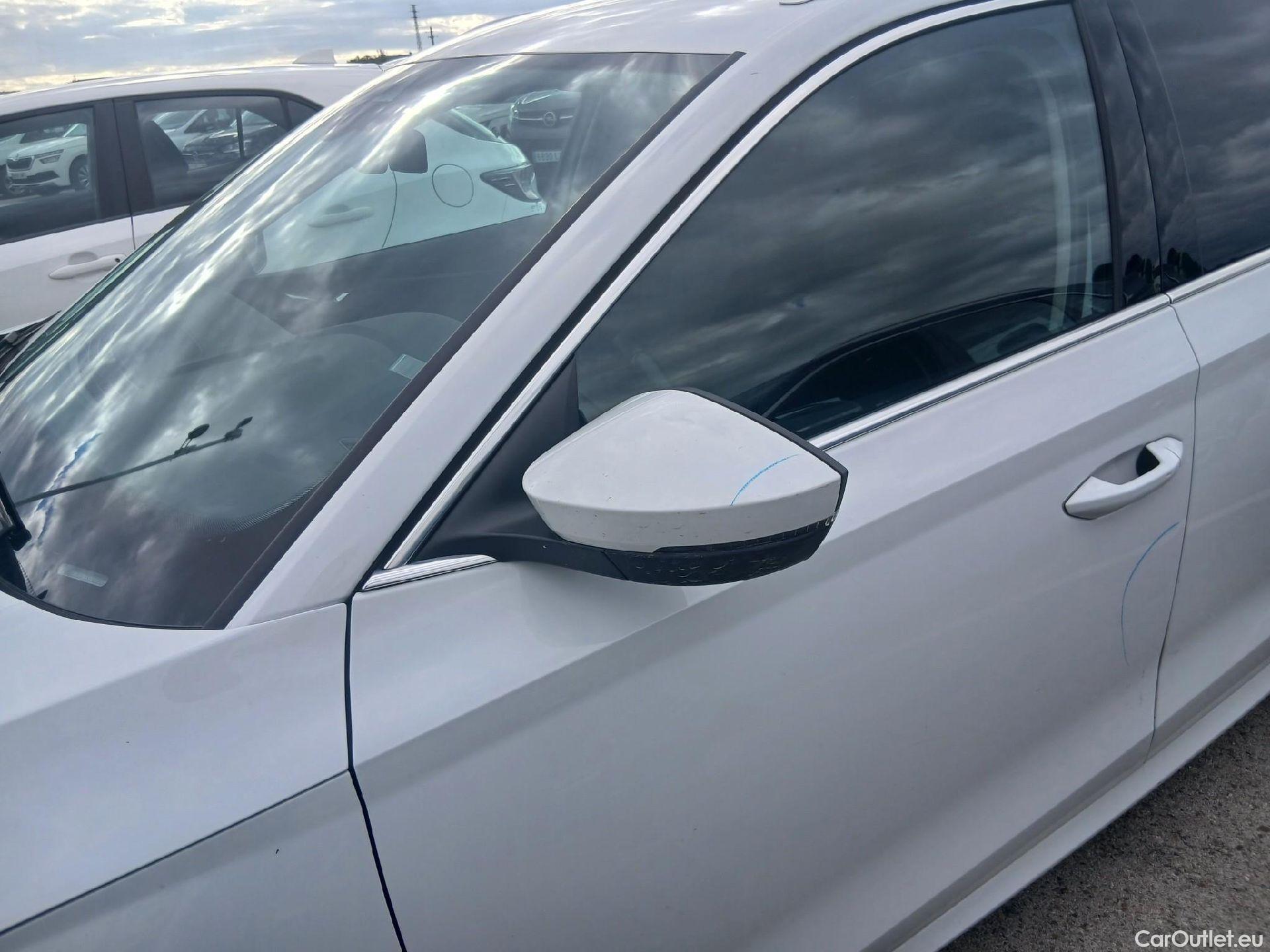  Skoda  Octavia SKODA  / 2020 / 5P / familiar Combi 1.0 TSI 81kW(110CV) DSG mHEV Ambi. #8