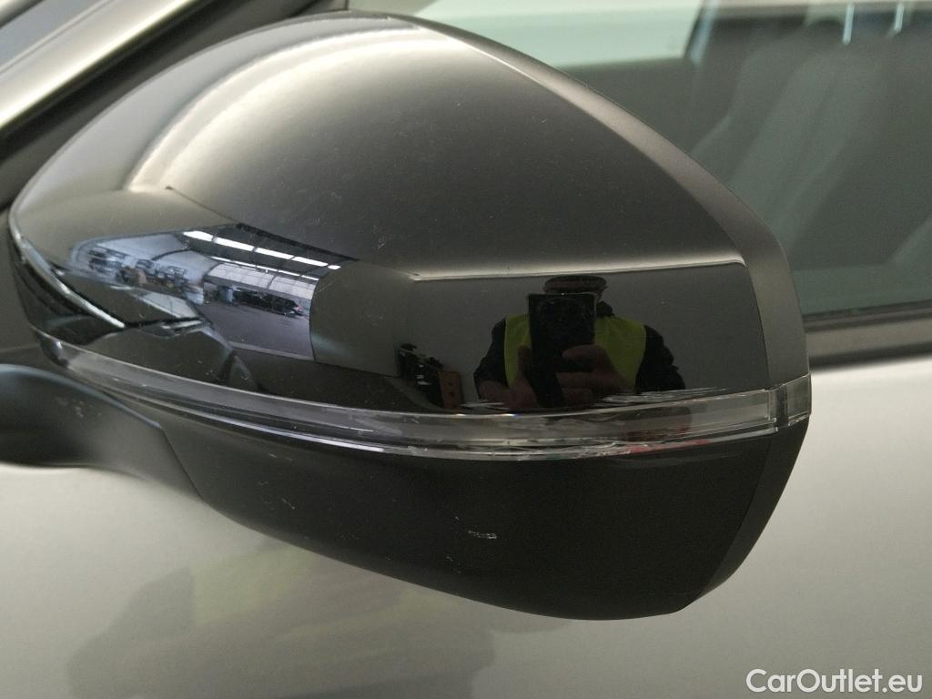 Peugeot  5008  Allure Pack 1.5 HDi 130CV AT8 7 Plazas E6d #19