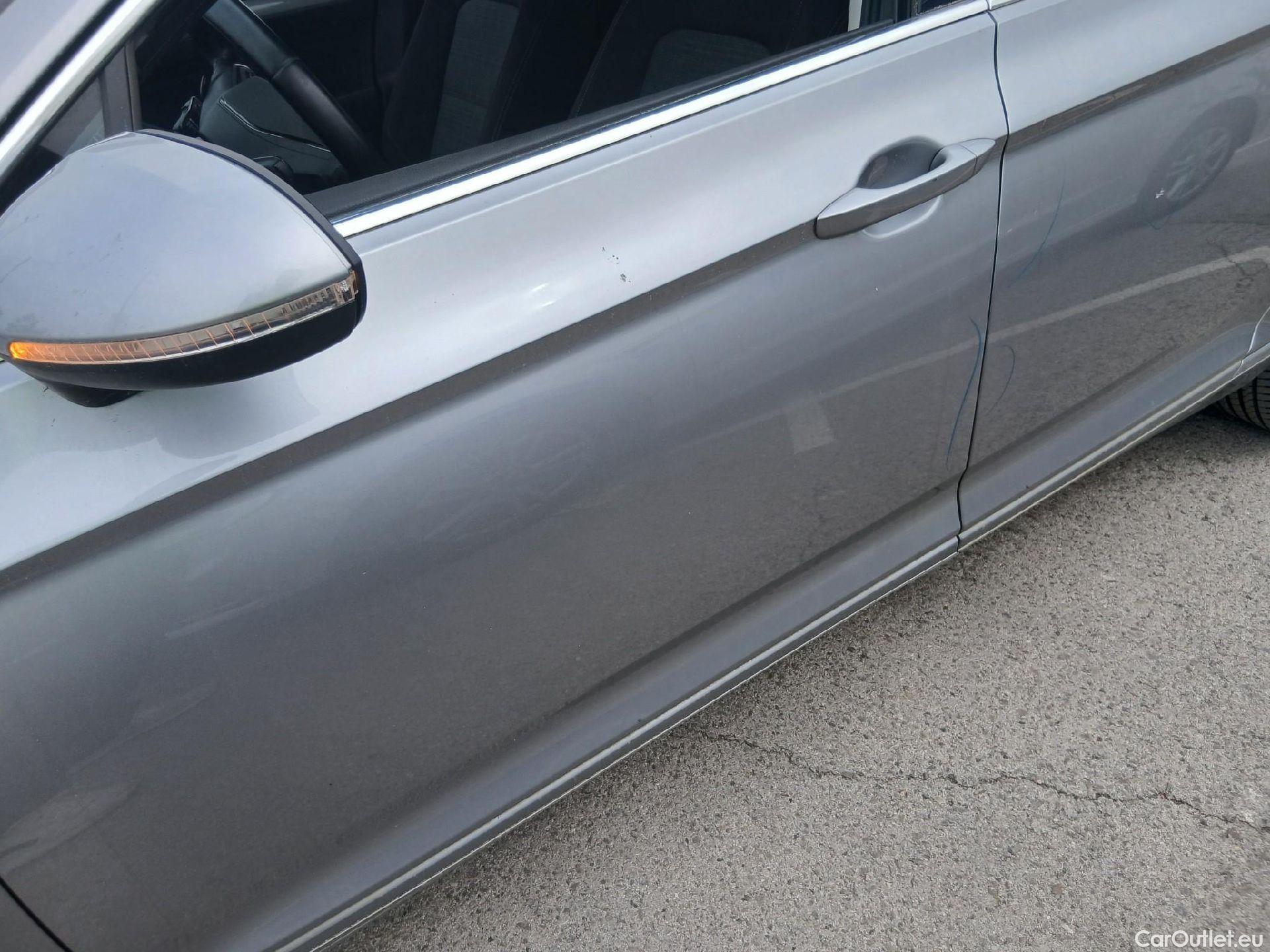  Volkswagen  Passat VOLKSWAGEN  / 2019 / 4P / sedán Executive 2.0 TDI 110kW (150CV) DSG #5