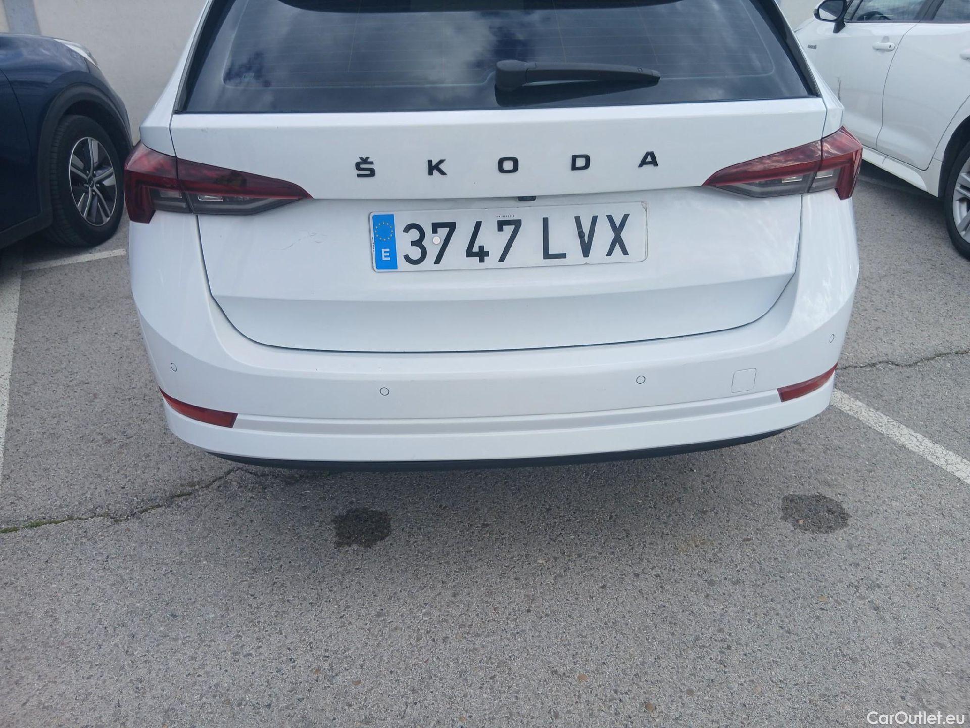  Skoda  Octavia SKODA  / 2020 / 5P / familiar Combi 1.0 TSI 81kW(110CV) DSG mHEV Ambi. #15