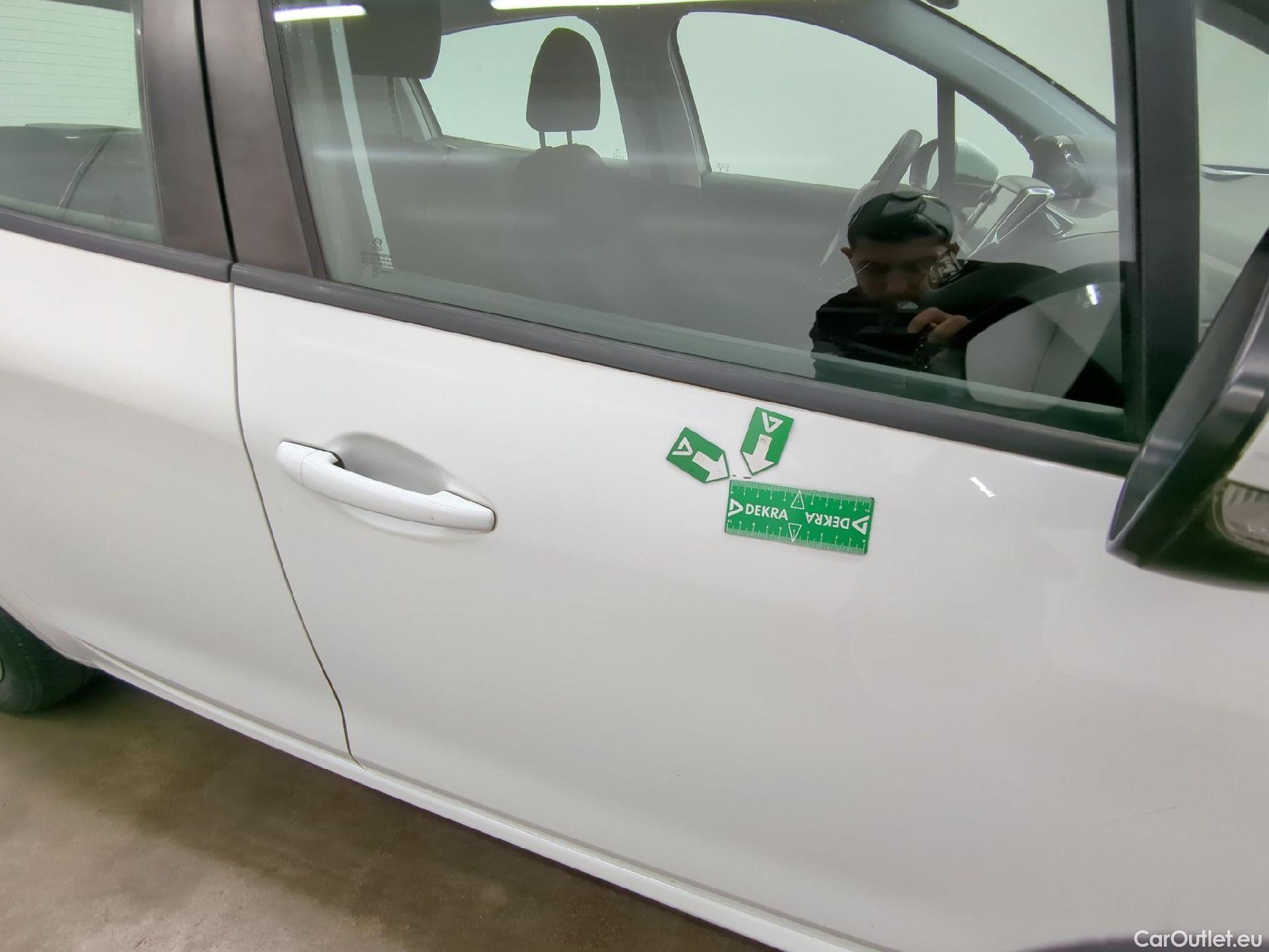  Peugeot  208  Affaire Premium Pack 1.5 HDi 100CV BVM5 E6dT #32