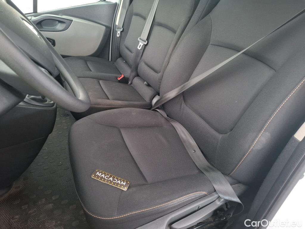  Renault  Trafic RENAULT  4p Combi Zen L1 Energy dCi 125 8 places #79