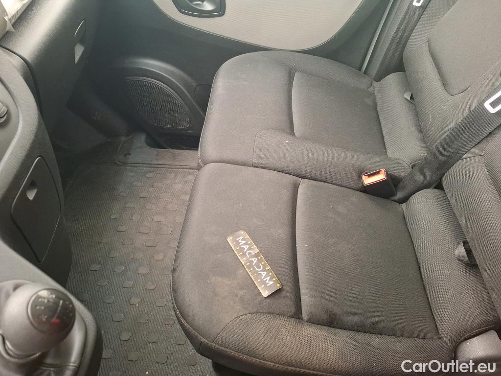  Renault  Trafic RENAULT  4p Combi Zen L1 Energy dCi 125 8 places #77