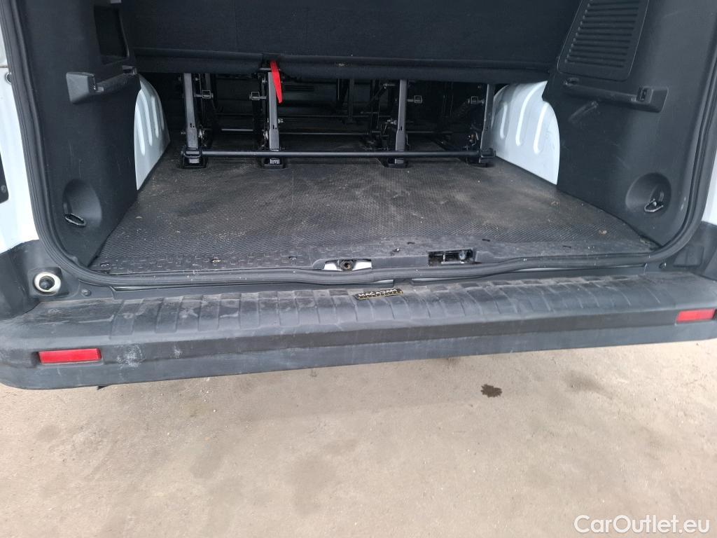  Renault  Trafic RENAULT  4p Combi Zen L1 Energy dCi 125 8 places #44