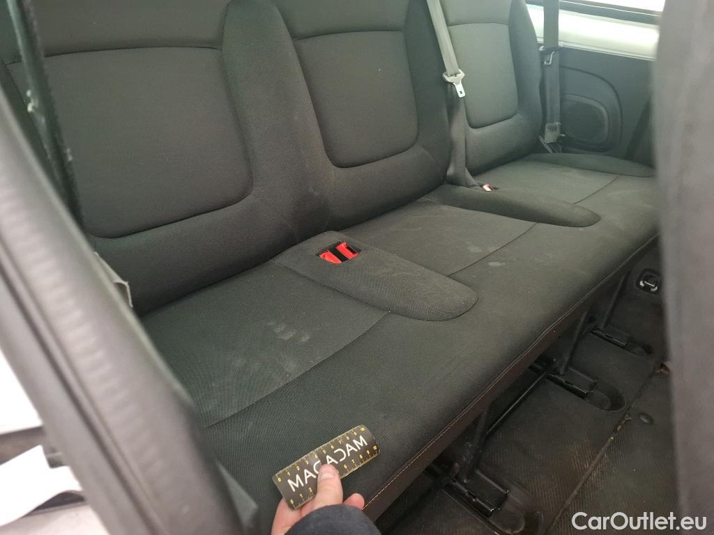  Renault  Trafic RENAULT  4p Combi Zen L1 Energy dCi 125 8 places #82