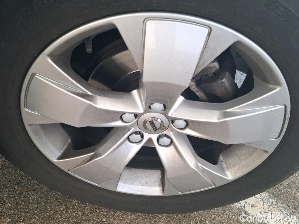  Volvo  XC 40 XC40 Momentum 2WD 1.5 130CV BVA8 E6d #66