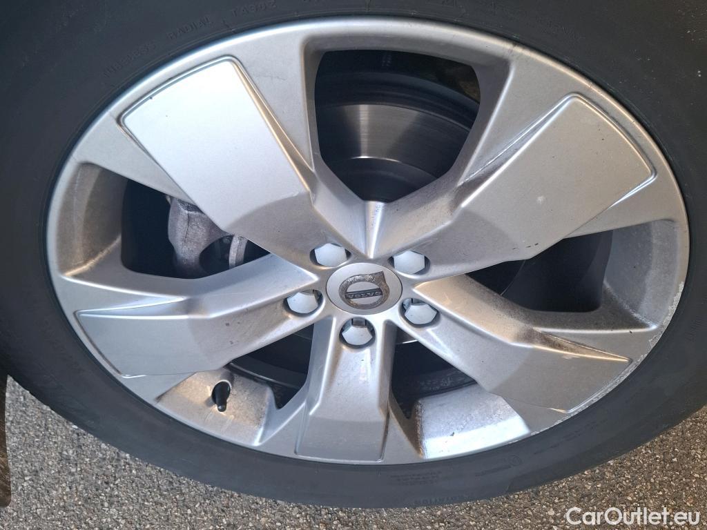  Volvo  XC 40 XC40 Momentum 2WD 1.5 130CV BVA8 E6d #37