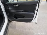  KIA  STONIC KIA  / 2020 / 5P / SUV 1.0 T-GDI 74KW MHEV STYLE #68