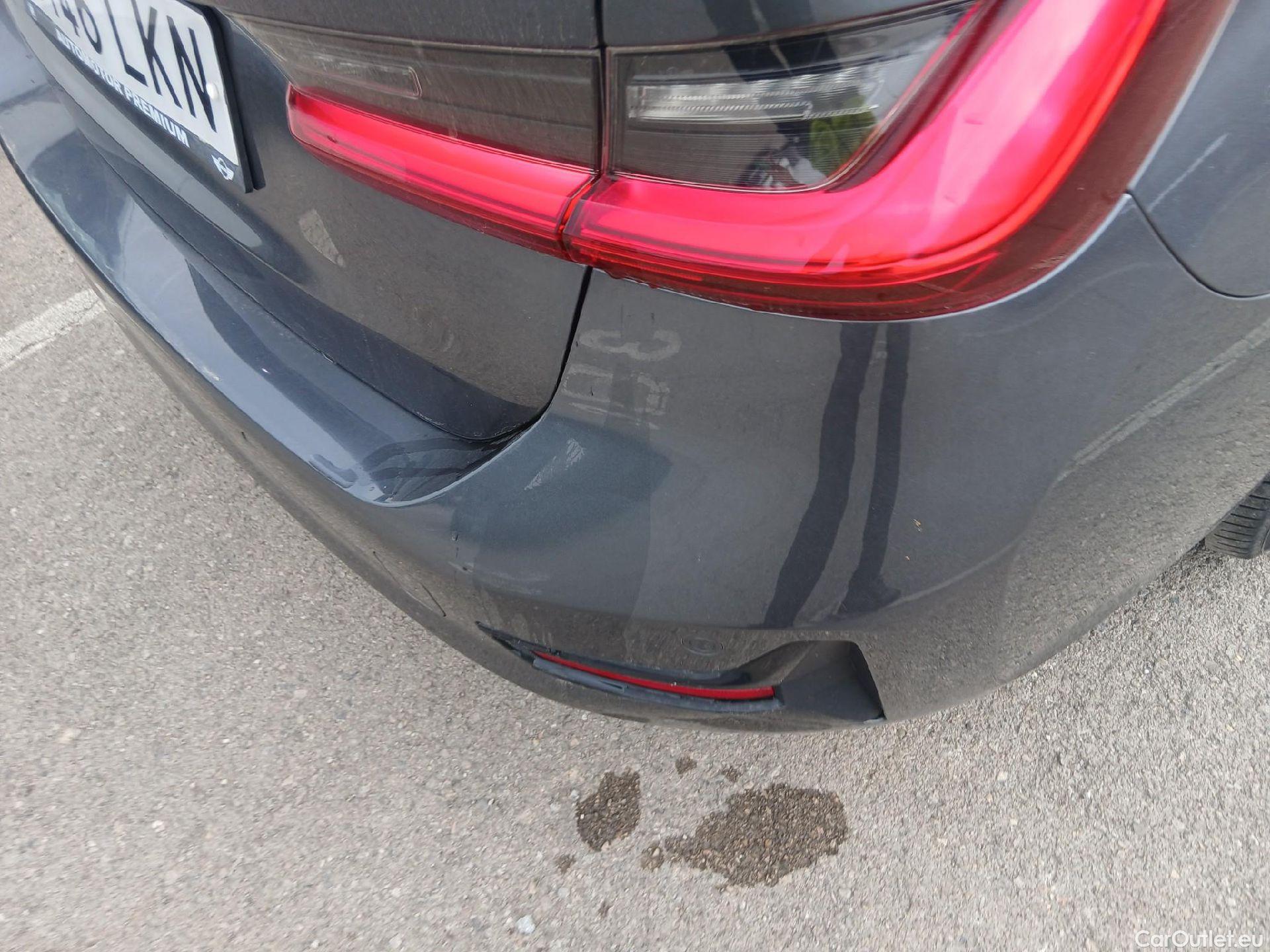 Bmw  Serie 3 BMW  / 2015 / 5P / familiar 318d Touring #13
