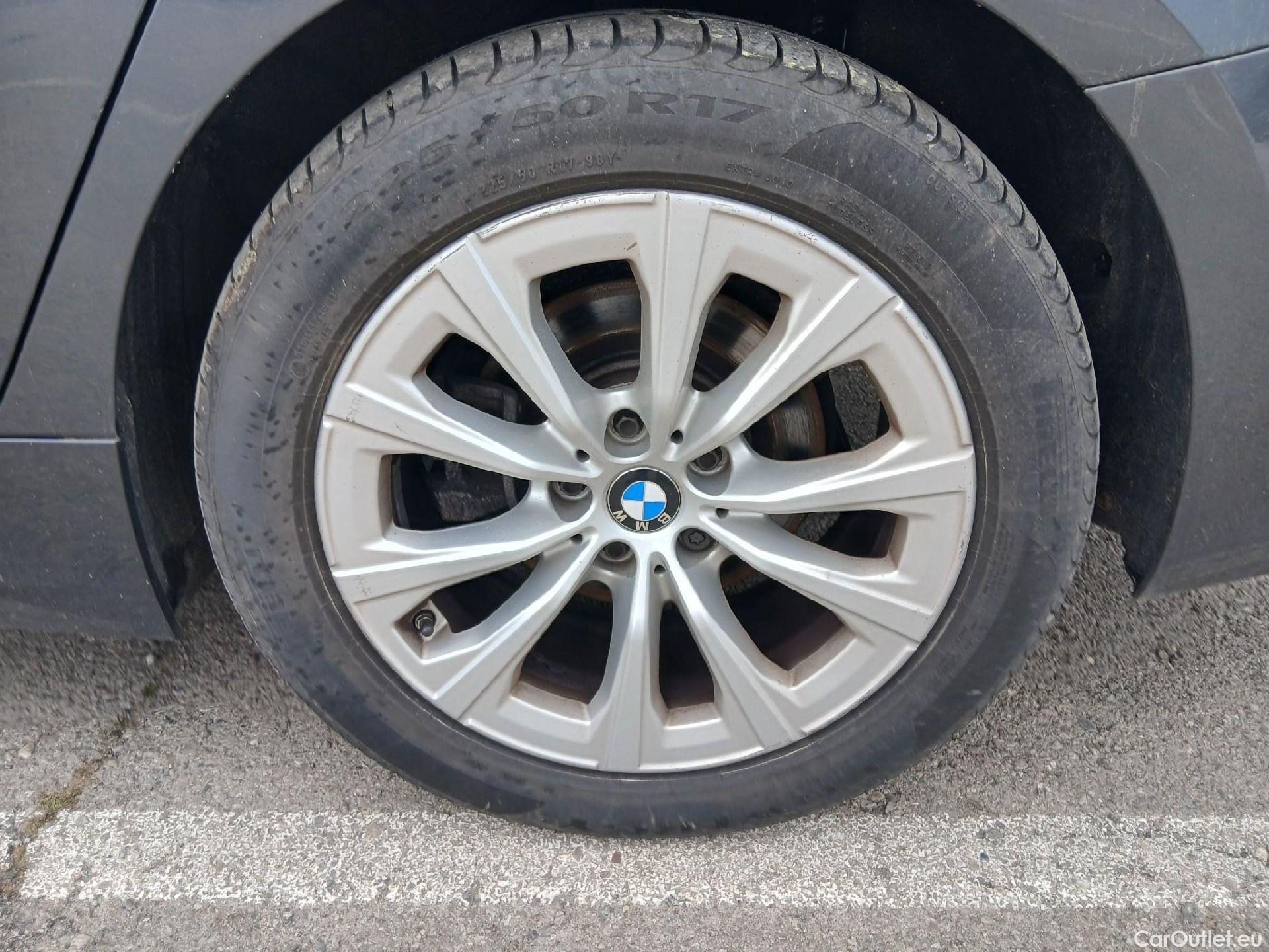  Bmw  Serie 3 BMW  / 2015 / 5P / familiar 318d Touring #11