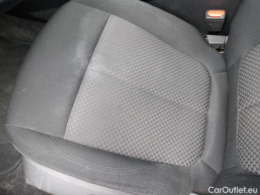  Bmw  Serie 1 BMW  / 2019 / 5P / berlina con portón 116d #4