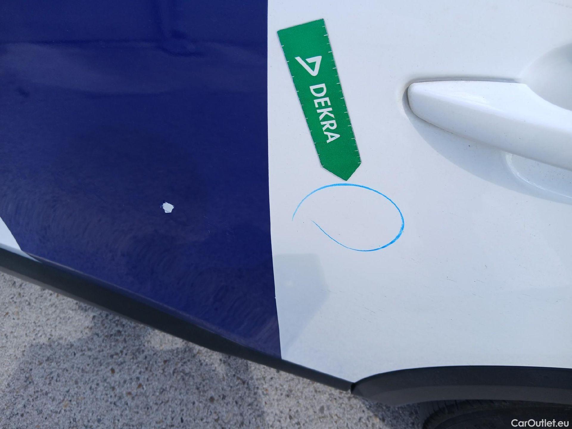  Citroen  C4 CITROEN ë- / 2020 / 5P / berlina con portón ë- eléctrico 100kW Feel Pack #26