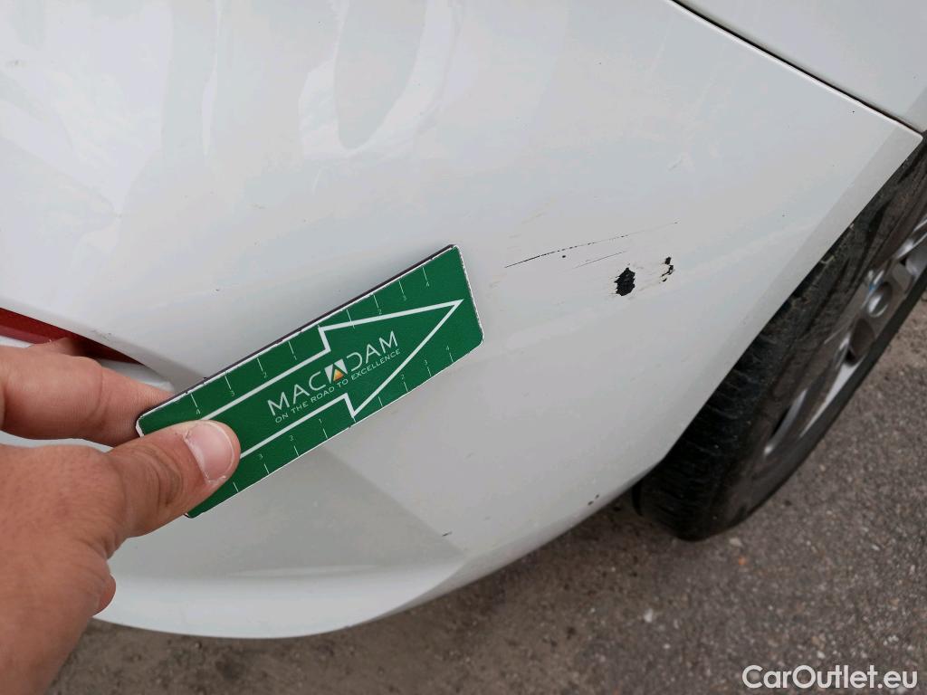  Bmw  Serie 1 BMW  / 2019 / 5P / berlina con portón 116d #19