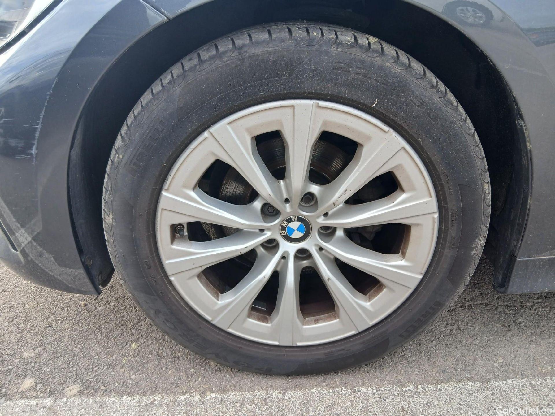  Bmw  Serie 3 BMW  / 2015 / 5P / familiar 318d Touring #3
